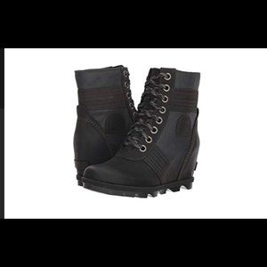 Sorel Lexie wedge.  Black size 8
